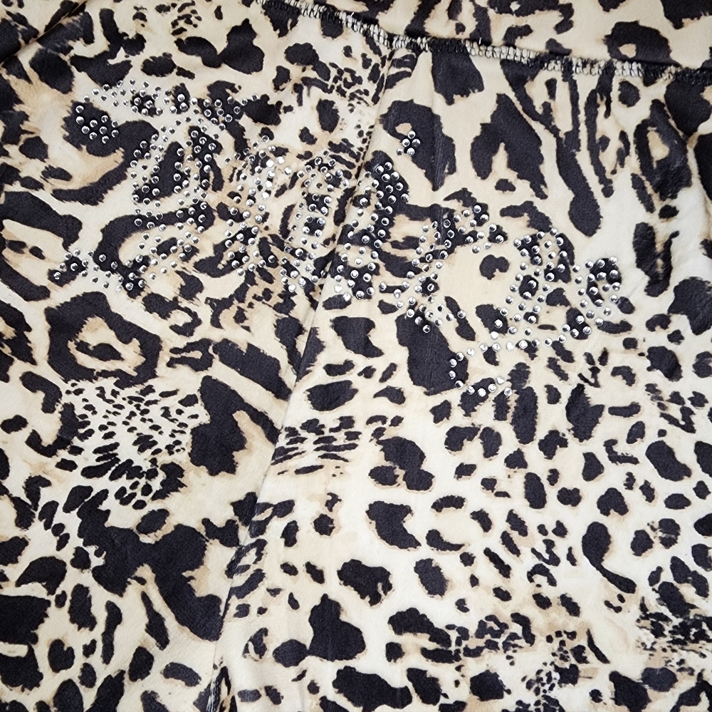 JUICY COUTURE Leopard Velour Short-Sleeve Hoodie & Shorts Set | Size M - Picture 7 of 10